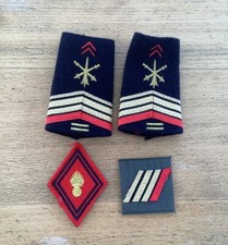 LOT GRADE & FOURREAUX D EPAULE D UN CAPORAL CHEF DE L ARTILLERIE MODERNE OCCAS