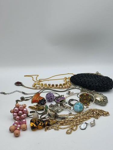 Lot bijoux fantaisie - lot,