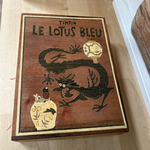 Tintin lotus bleu - le, wooden