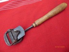 rabot grattoir de layetier outil ancien