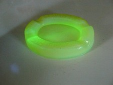 MAGNIFIQUE CENDRIER PERNOD EN OURALINE BELLE LUMINESCENCE