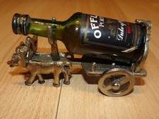 Ancien chariot à vin tirerpar