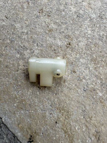 Pièce plastique poignée - pièce,