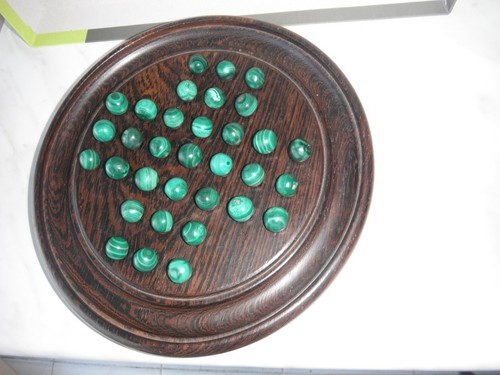 Jeu solitaire fait - , main