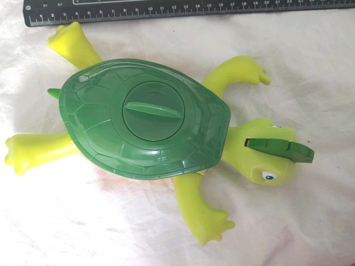 Tortue nageuse chantante - nageuse, et