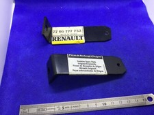 Ferrure de pare chocs avant droite d'origine Renault Super 5 réf 7700777752