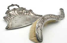 RAMASSE MIETTES Pelle Avec