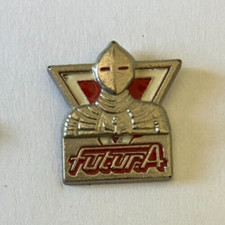 38 - Pin's ARMURE ARMOR MEDIEVALE - MOYEN AGE - MIDDLE AGES - FUTURA