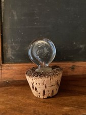 Ancien bouchon en verre et en
