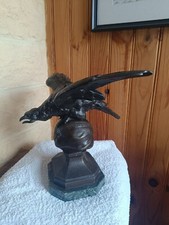 Très belle "régule" animalière Aigle signé Ch. Perron