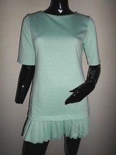 COURTE ROBE VERT D'EAU LEGEREMENT CINTRER BAS A PETIT VOLANT PLISE T:38/40