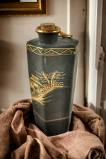 Asiatique Pichet en porcelaine émaillée dorée