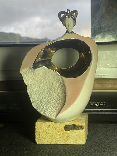 Statuette contemporaine - contemporaine, en