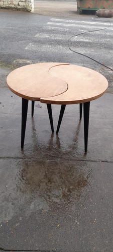 Rare table basse tripode - tripode, forme