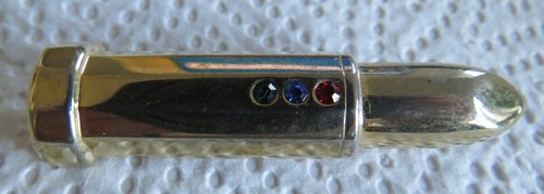 Pin rouge lèvres avec des - À,