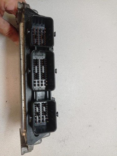 Calculateur moteur renault - calculateur,