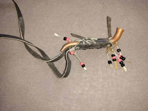 Pipe collier cuir - en,