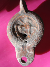 LAMPE A HUILE ROMAINE A DECOR -ZOOMORPHE  PEGASE