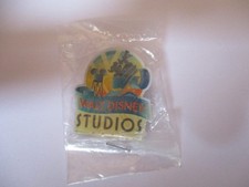 PINS  DISNEY   STUDIO  CAST
