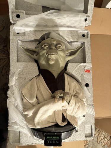 Yoda esb life size bust - yoda,