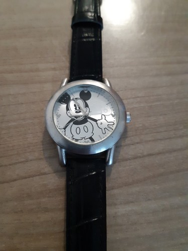 Montre disneyparks mickey tres - disneyparks,