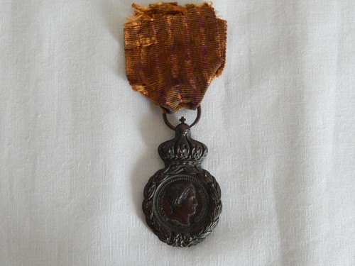 Ancienne médaille hélène - ancienne,