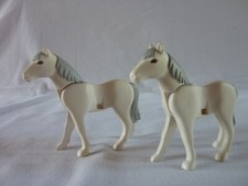 PLAYMOBIL  LOT DE 2 CHEVAUX