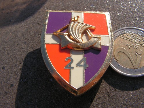 Insigne militaire 24 eme - militaire,