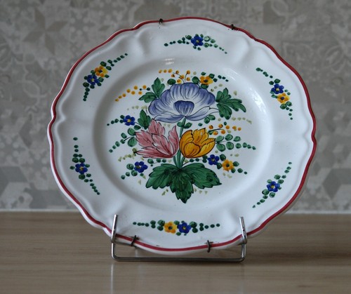 Assiette faïence signée - en,