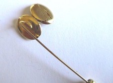épingle pic chapeau cravate couleur or porte photo reliquaire bijou vintage 275