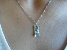 collier, chaîne, pendentif en argent massif, main sur le coeur 