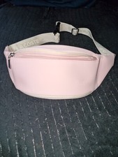 sacoche Banane lacoste   excellent état 