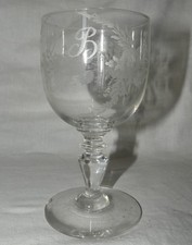 Verre à pied ancien, en