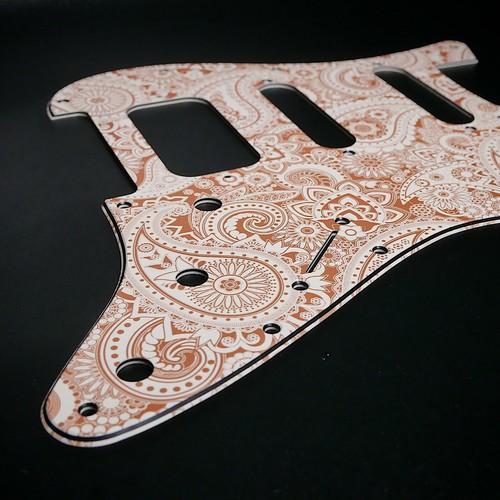 Fender strat pickguard - strat,