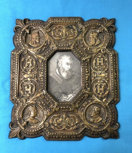 Cadre bronze attributs - cadre,