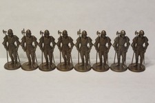 Lot de huit capitaines MOKAREX série LES ECHECS couleur doré non peints