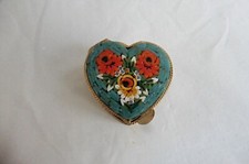 Boite à pilules ancienne