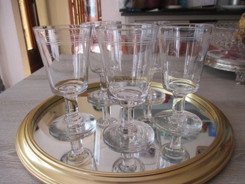 Anciens verres pieds avec - à,