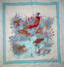 GUCCI  Foulard  soie  en TBEG