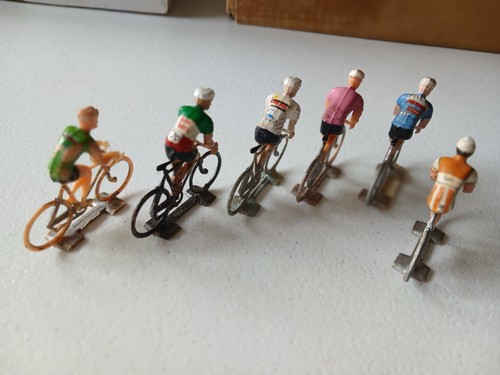 Coureurs cyclistes cofalus - coureurs,