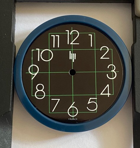 Boitier bleu cadran montre - boitier, +