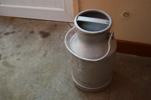 Ancien bidon lait brochon - lait,