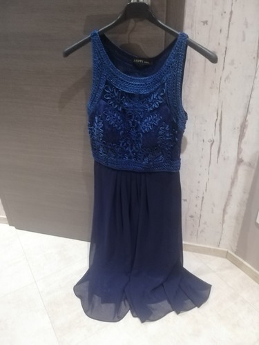 Très jolie robe bleu cocktail