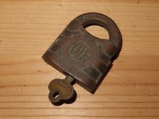 Petit cadenas ancien YALE