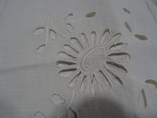 lot  blanc napperon broderie