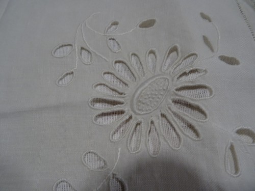 Lot blanc napperon broderie - lot,