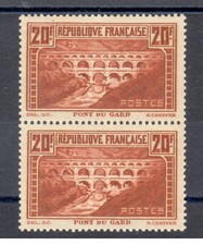 Timbre de France N° YT 262f Pont du Gard type IIA et IIB se tenant Neuf 1°choix