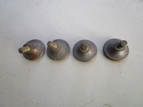 Petits pieds orientables - 4,