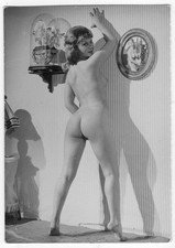 photo pin up jolie femme au globe de mariée - tirage d'époque 1960 curiosa