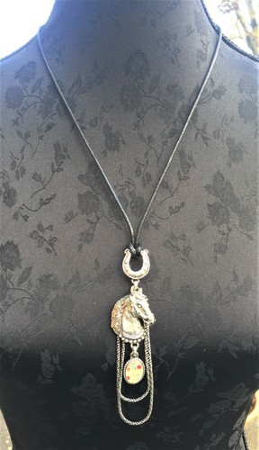 Taratata collier cheval - taratata, collier.